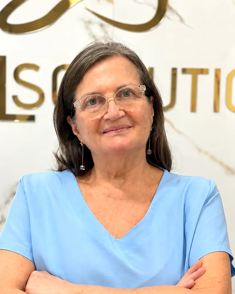 Dra. Célia Caloni